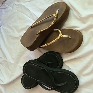 2 for 1! J. Crew flip flops! One black one brown.